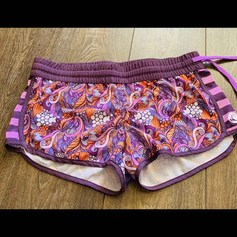 NWOT Wave of Life board shorts